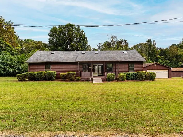 2000 Yale Dr, Graham, NC 27253