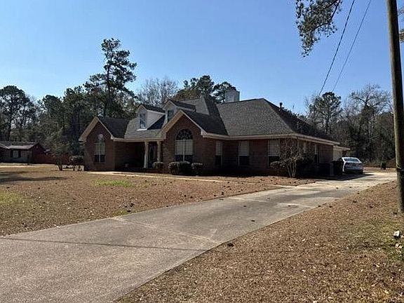 2nd image of 4405 Everett Rd