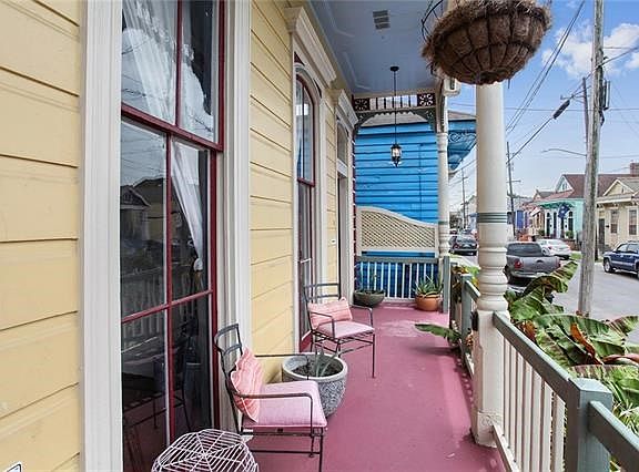 3rd image of 1331 Touro St