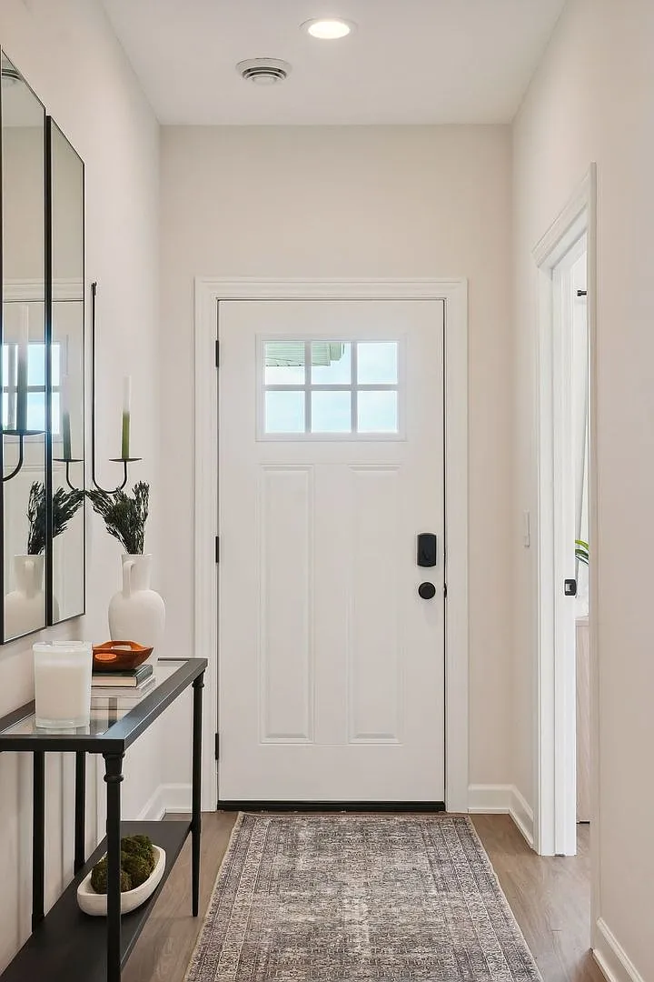 3 Bedroom Twin Home With Extras — Photo 3