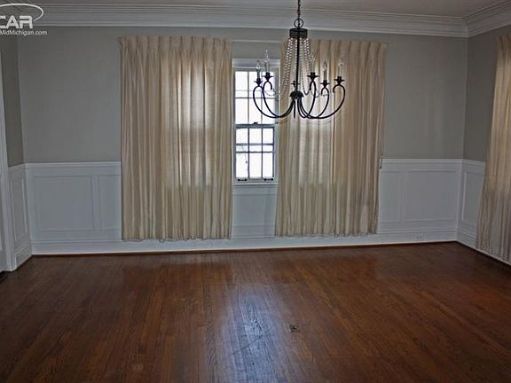 4th image of 1114 South Dr