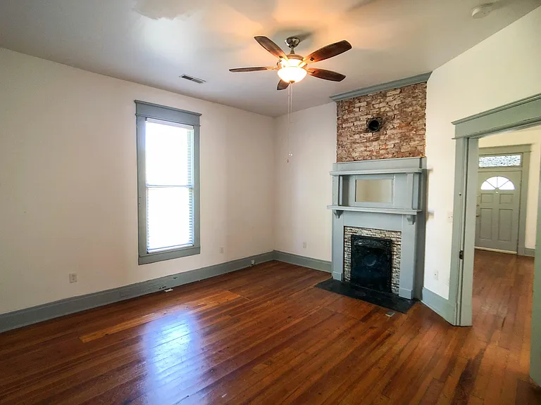 1813 Elliott Ave — Photo 3