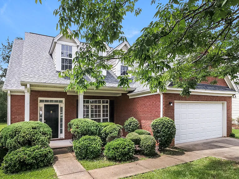 7601 Hilltop Way — Photo 4