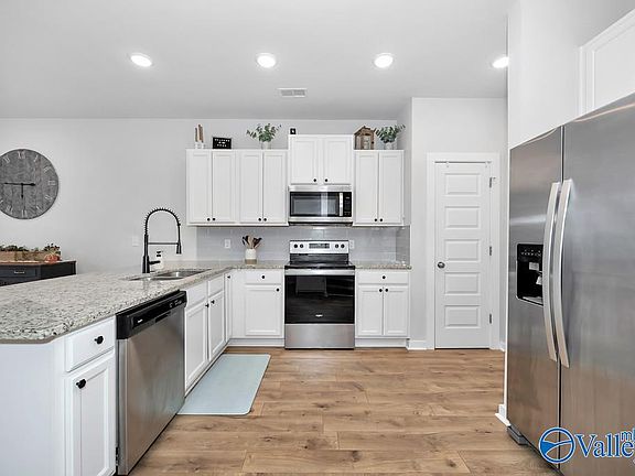 5th image of 7209 Berrywood Ct NW