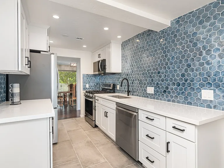 3884 Wawona St — Photo 12