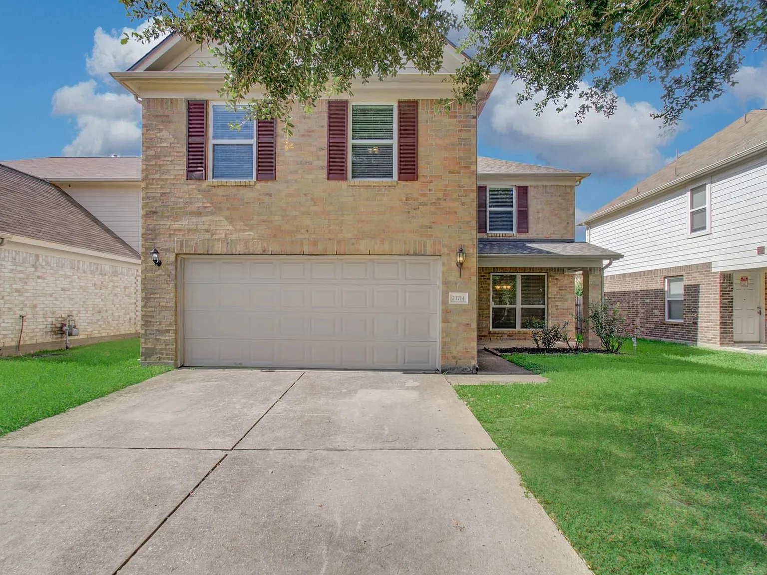 4 bed, 2.5 bath, 3260 sqft, $2,200 — Photo 1
