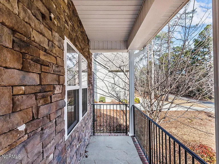 290 Adams Cir — Photo 13