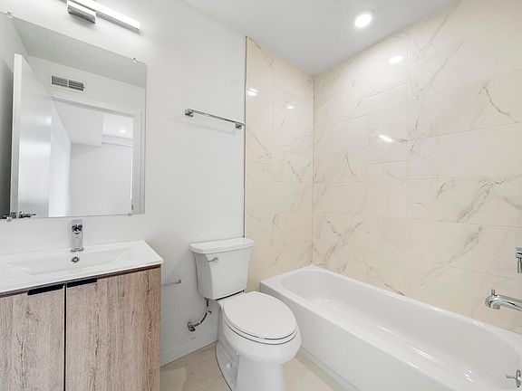 5th image of 300 N Budd St #D1