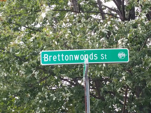5th image of 26592 Brettonwoods St