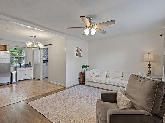 5th image of 216 Fischer Dr