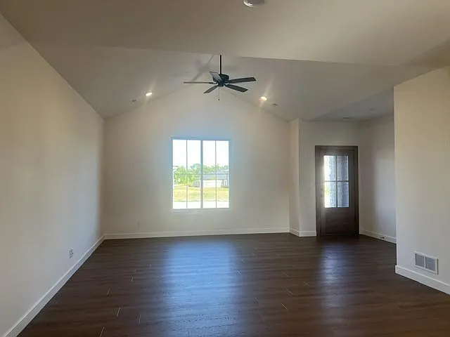 15245 Regiment Dr — Photo 6