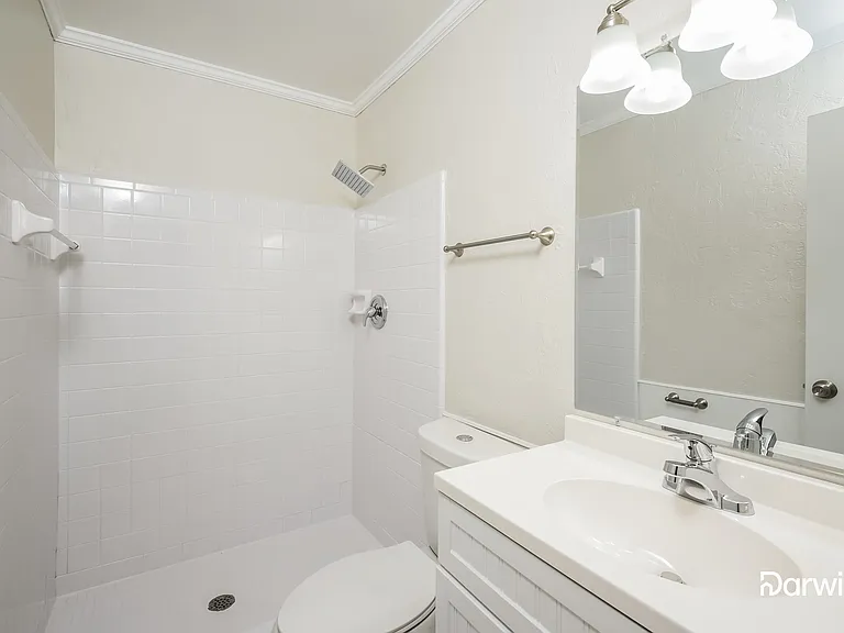 1349 Paradise Ln — Photo 9