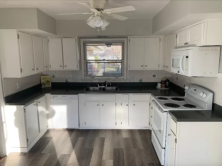 2731 Vassar Pl — Photo 5