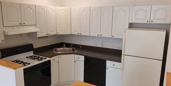 5th image of 31-14 43rd St #3B