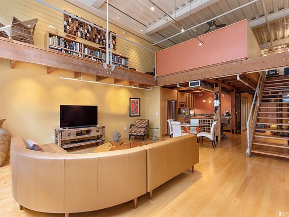 2nd image of 650 Delancey St APT 208