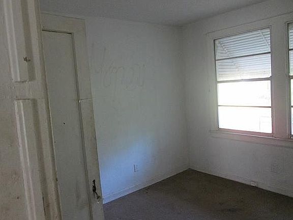 5th image of 637 Chestnut Dr