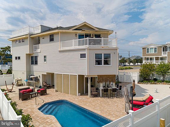 2nd image of 1093A S Long Beach Blvd