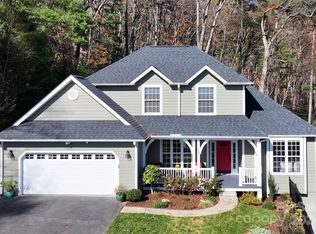 48 Huntington Chase Dr, Asheville, NC 28805