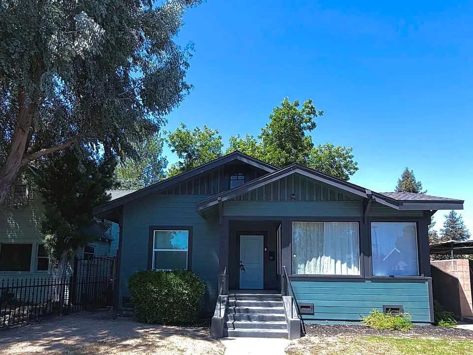 321 Oleander Ave