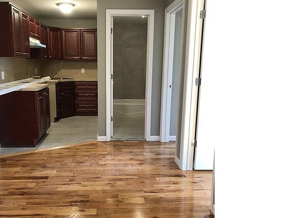 5th image of 32 Broad St #4