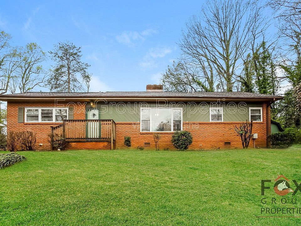 1st image of 1102 Woods Dr