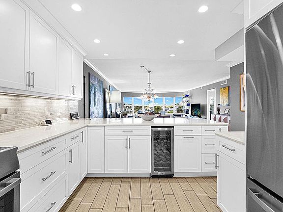 3rd image of 5100 Bayview Drive #404