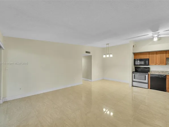 9644 S Belfort Cir #211, Fort Lauderdale, FL 33321