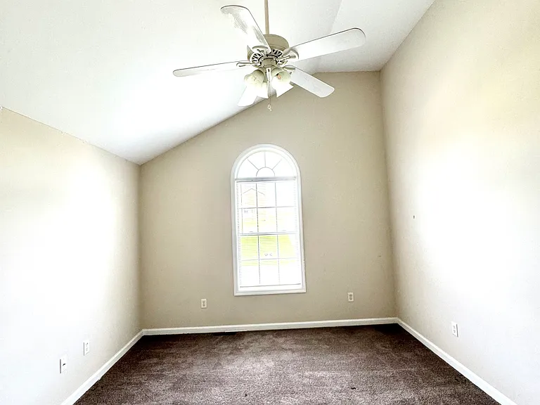 641 Hampton Way #B — Photo 27