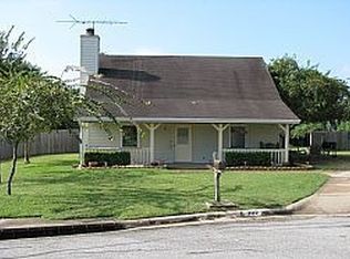 302 Meadow Brook Ln, Brenham, TX 77833
