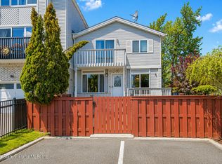 5 Sunset Ln, Staten Island, NY 10307