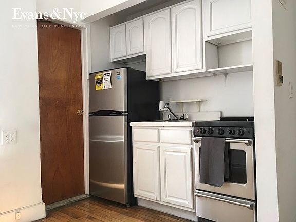 3rd image of 26 Gramercy Park S APT 1A