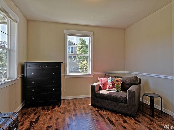 3rd image of 3305 141st St SE