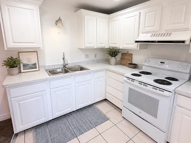 Washington Terrace 8-Plex — Photo 3