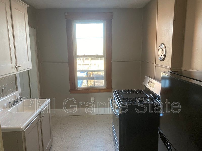 2nd image of 103 W Pearl St APT 3