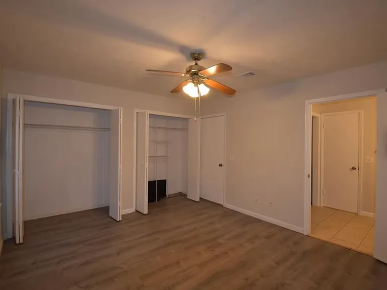 2328 Oakwood St — Photo 12