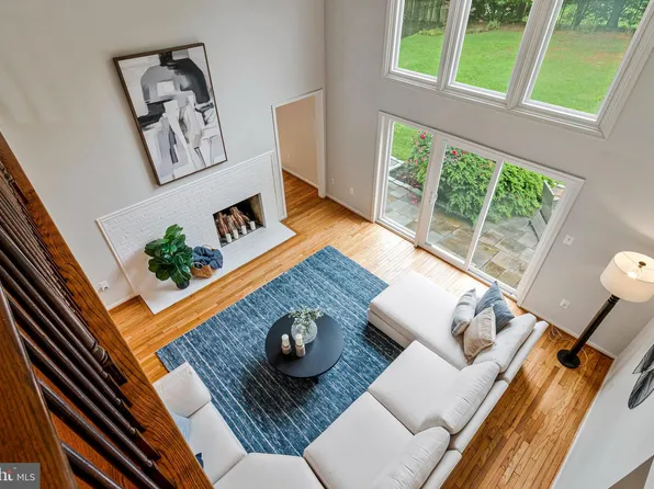 9908 Kentsdale Dr, Rockville, MD 20854