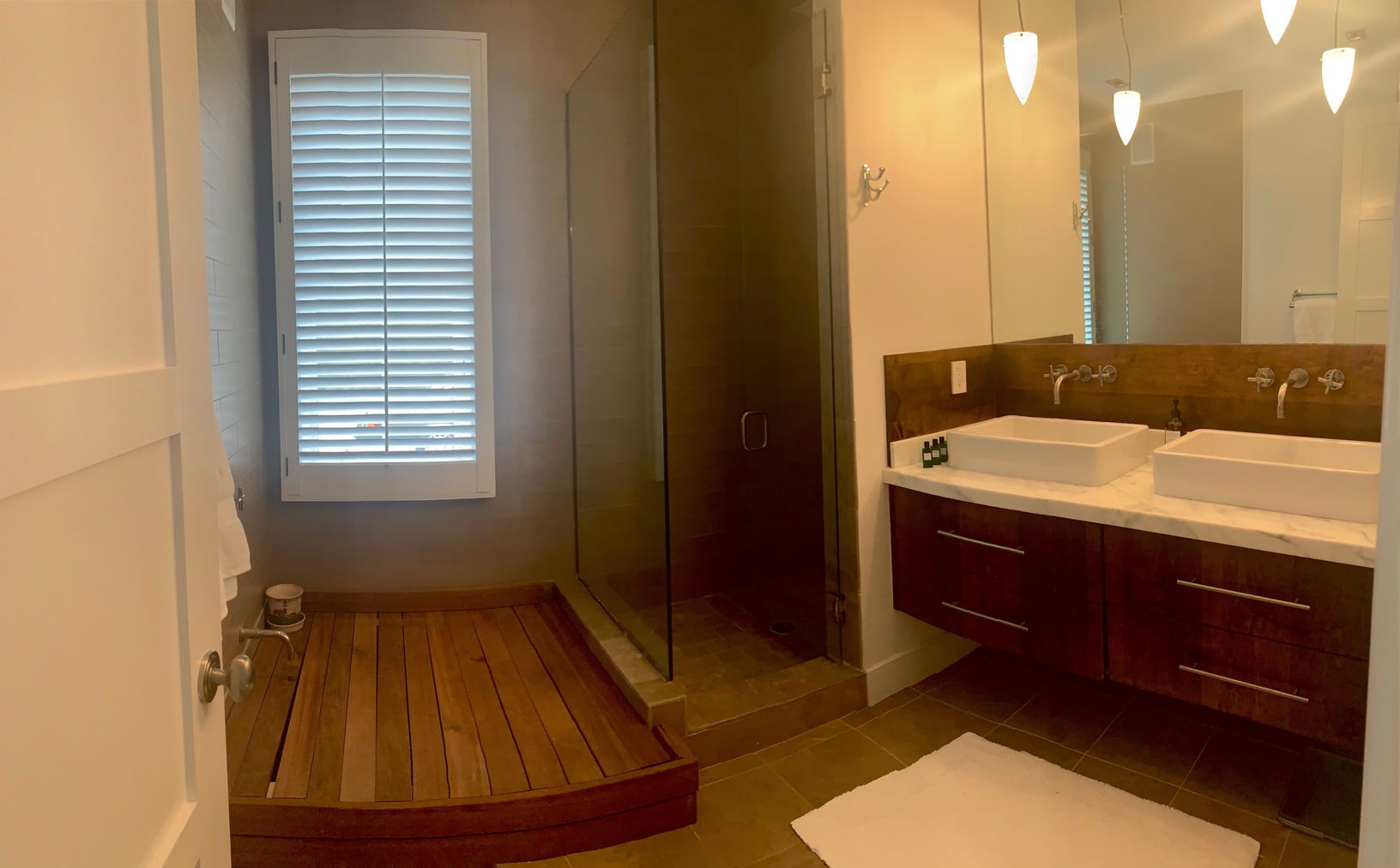  Master Bedroom En-suite