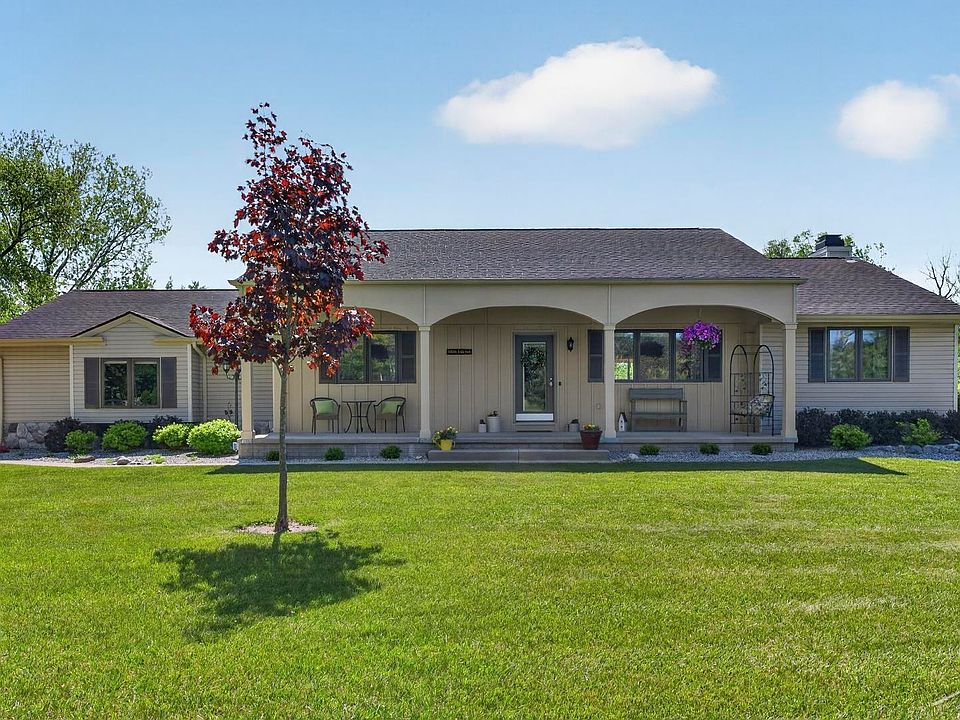 1st image of 637 Riverview Ct