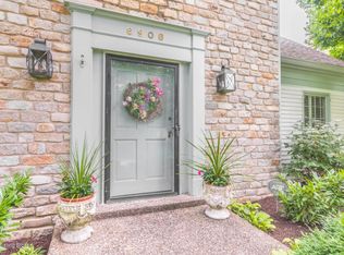 6906 Timber Bluff Ct, Prospect, KY 40059