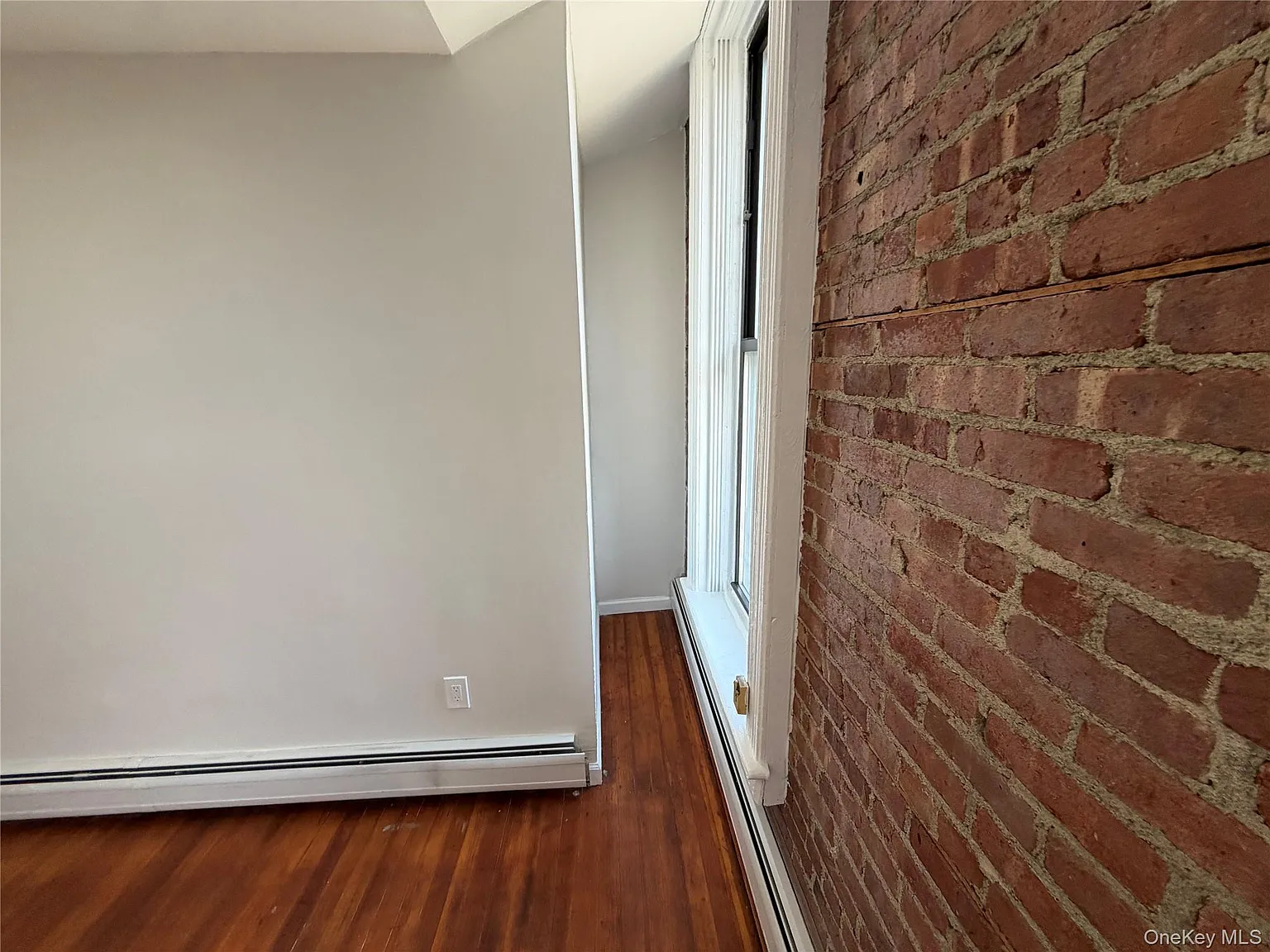 2 bed, 1.0 bath, 800 sqft, $2,250 — Photo 3