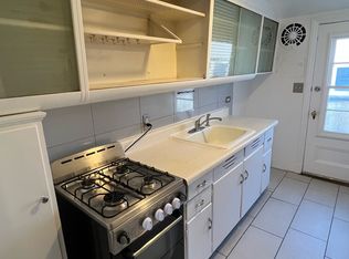 497 Winter St APT 2R, Woonsocket, RI 02895