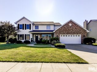 312 Winter Park Dr, Chatham, IL 62629