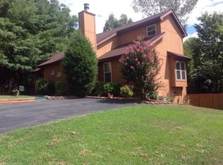 2804 Oak Cliff Ct, Johnson City, TN 37601