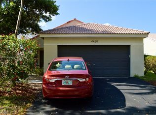 4420 Dogwood Cir, Fort Lauderdale, FL 33331
