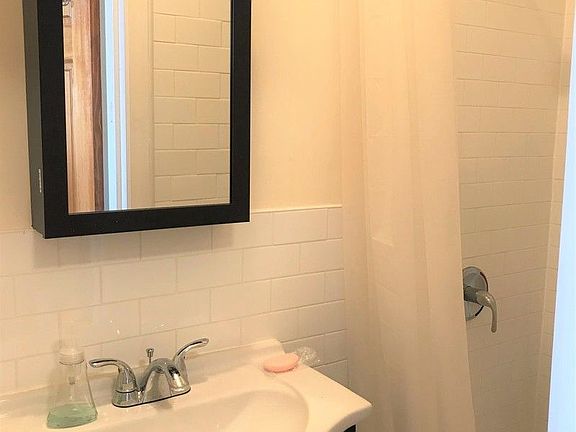 5th image of 235 W 103rd St APT 3C