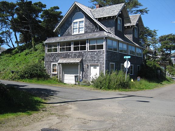 2nd image of 105 N 9th Ave