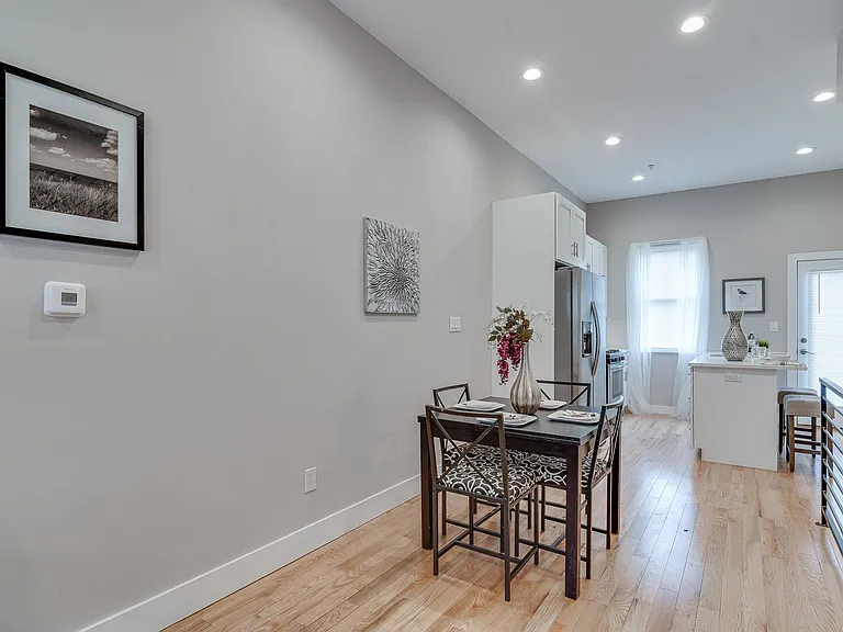1436 N Corlies St — Photo 4