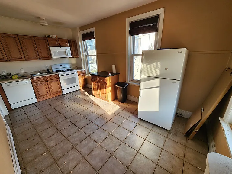213 Green Ln — Photo 5