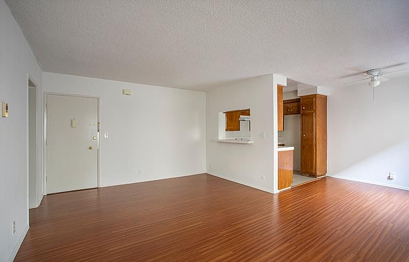 1st image of 338 S Oxford Ave APT 3