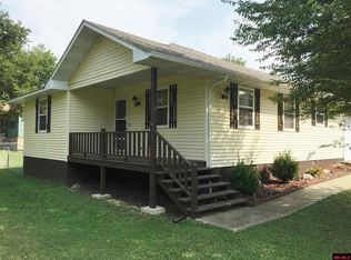 704 South St, Flippin, AR 72634